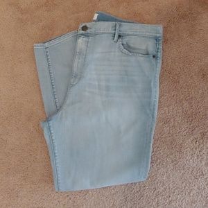 Light wash skinny jeans